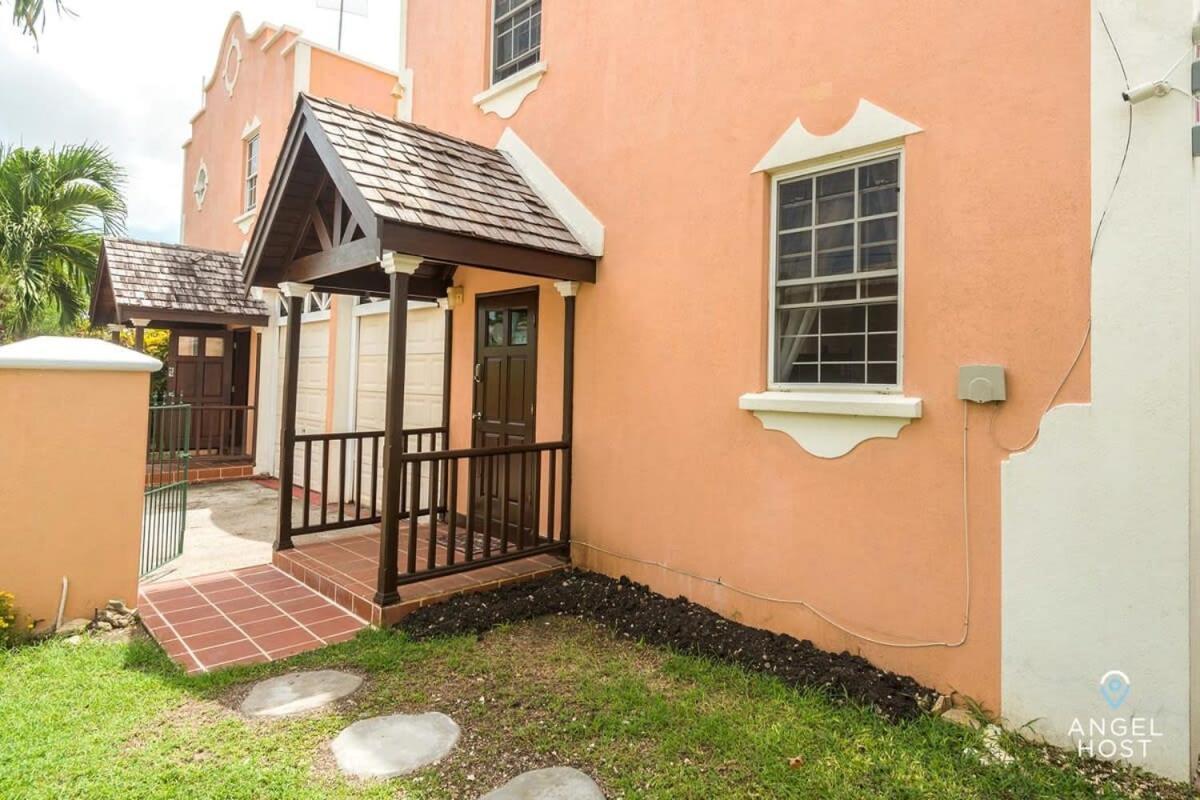 2-Story Townhome With Private Pool, Ideal For Group! Christ Church Exteriér fotografie