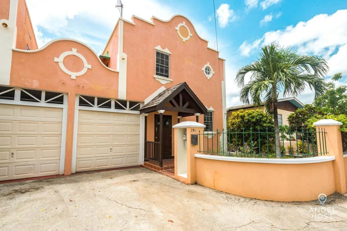 2-Story Townhome With Private Pool, Ideal For Group! Christ Church Exteriér fotografie