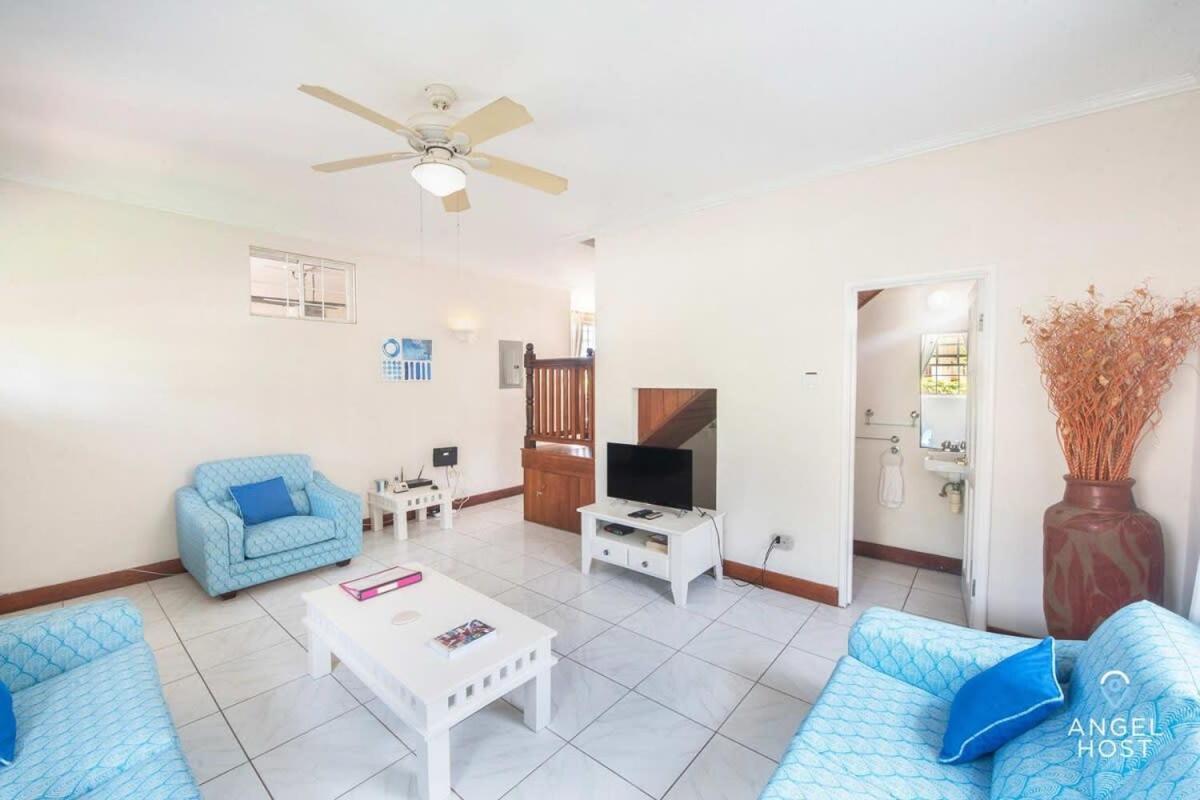 2-Story Townhome With Private Pool, Ideal For Group! Christ Church Exteriér fotografie