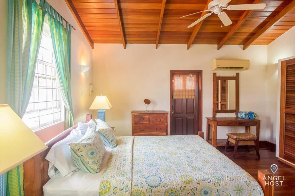 2-Story Townhome With Private Pool, Ideal For Group! Christ Church Exteriér fotografie